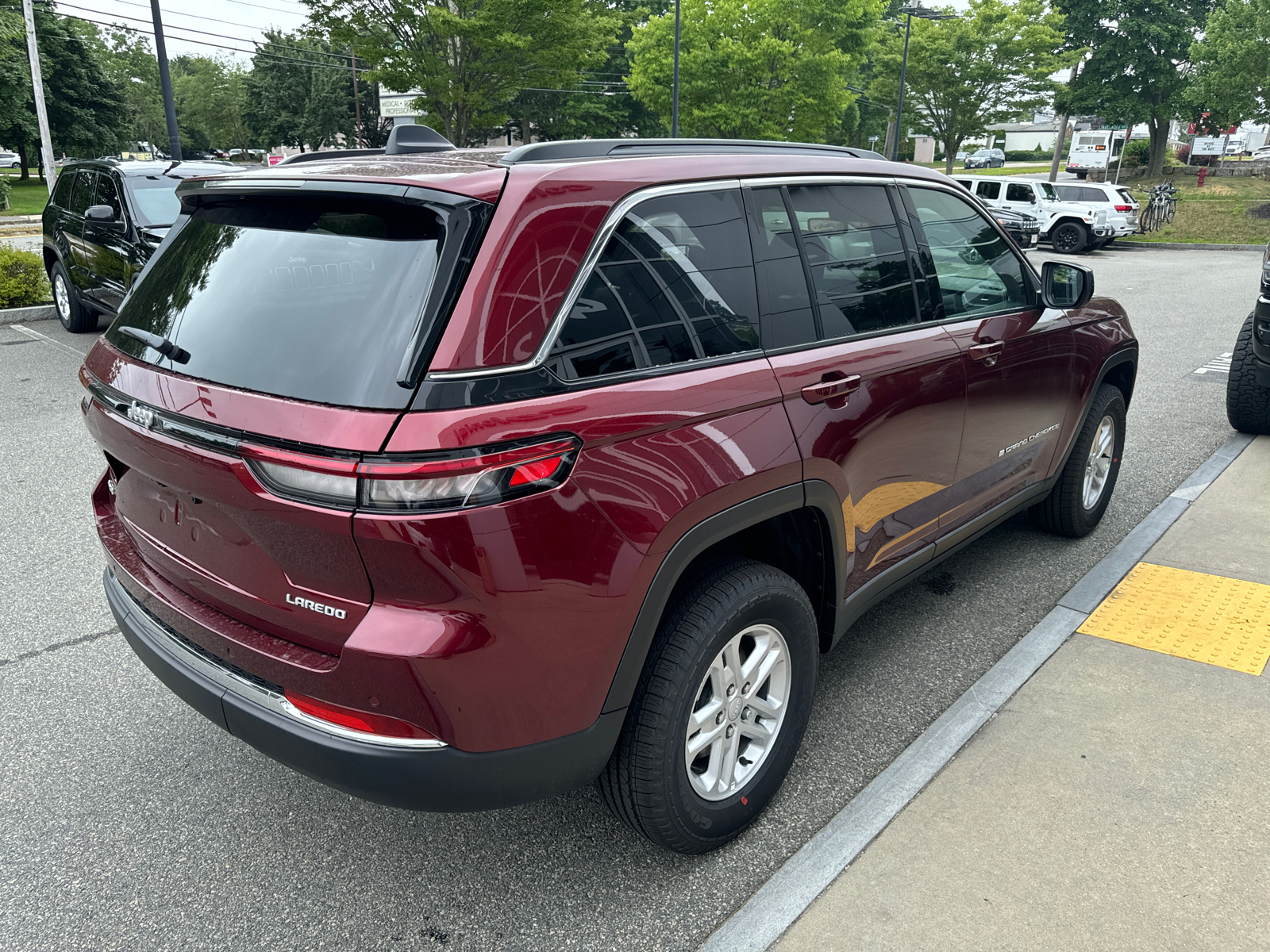 2024 Jeep Grand Cherokee Laredo 6