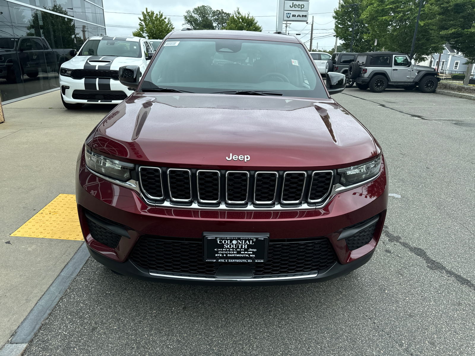 2024 Jeep Grand Cherokee Laredo 9