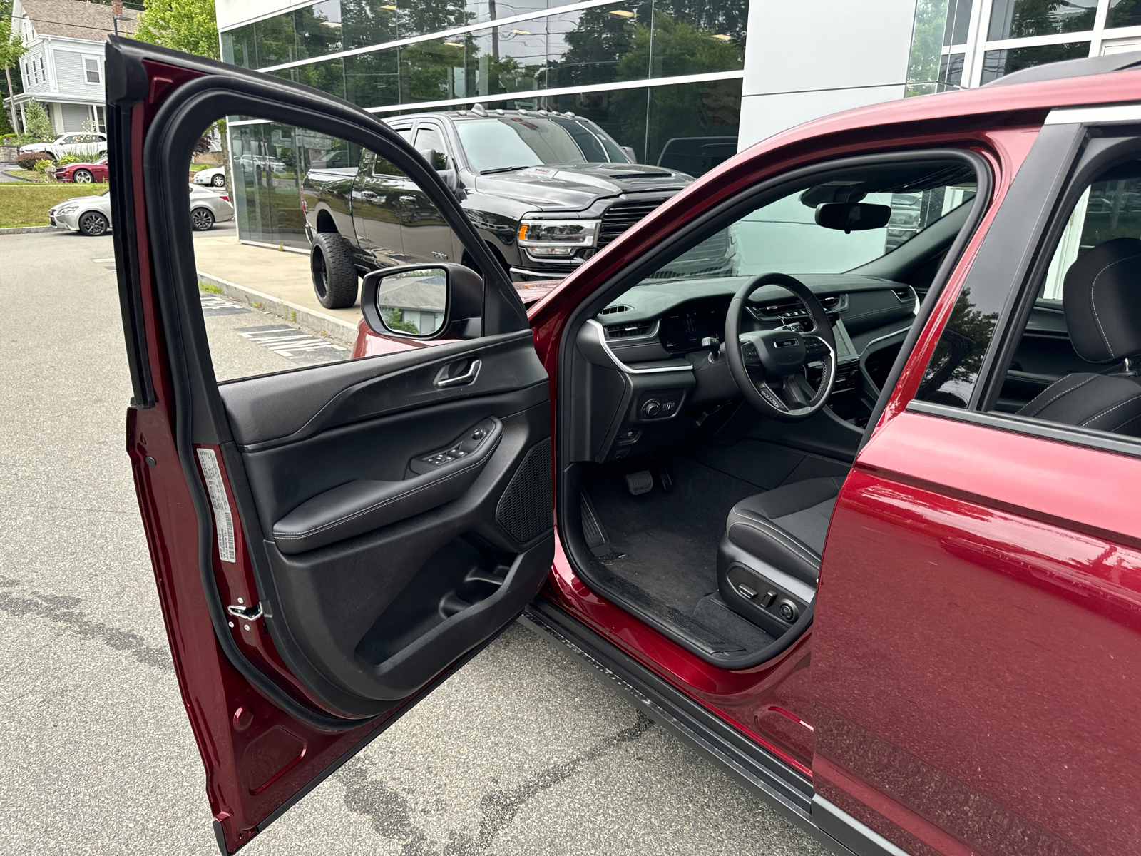 2024 Jeep Grand Cherokee Laredo 11