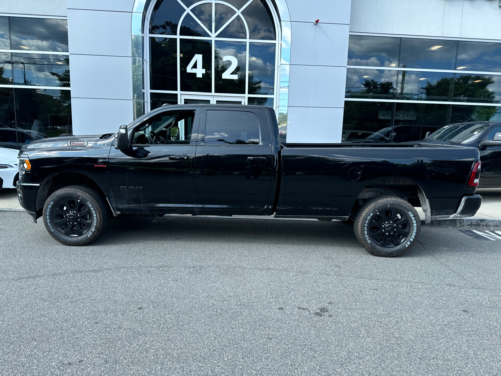 2024 Ram 2500 Big Horn 4x4 Crew Cab 8 Box 3