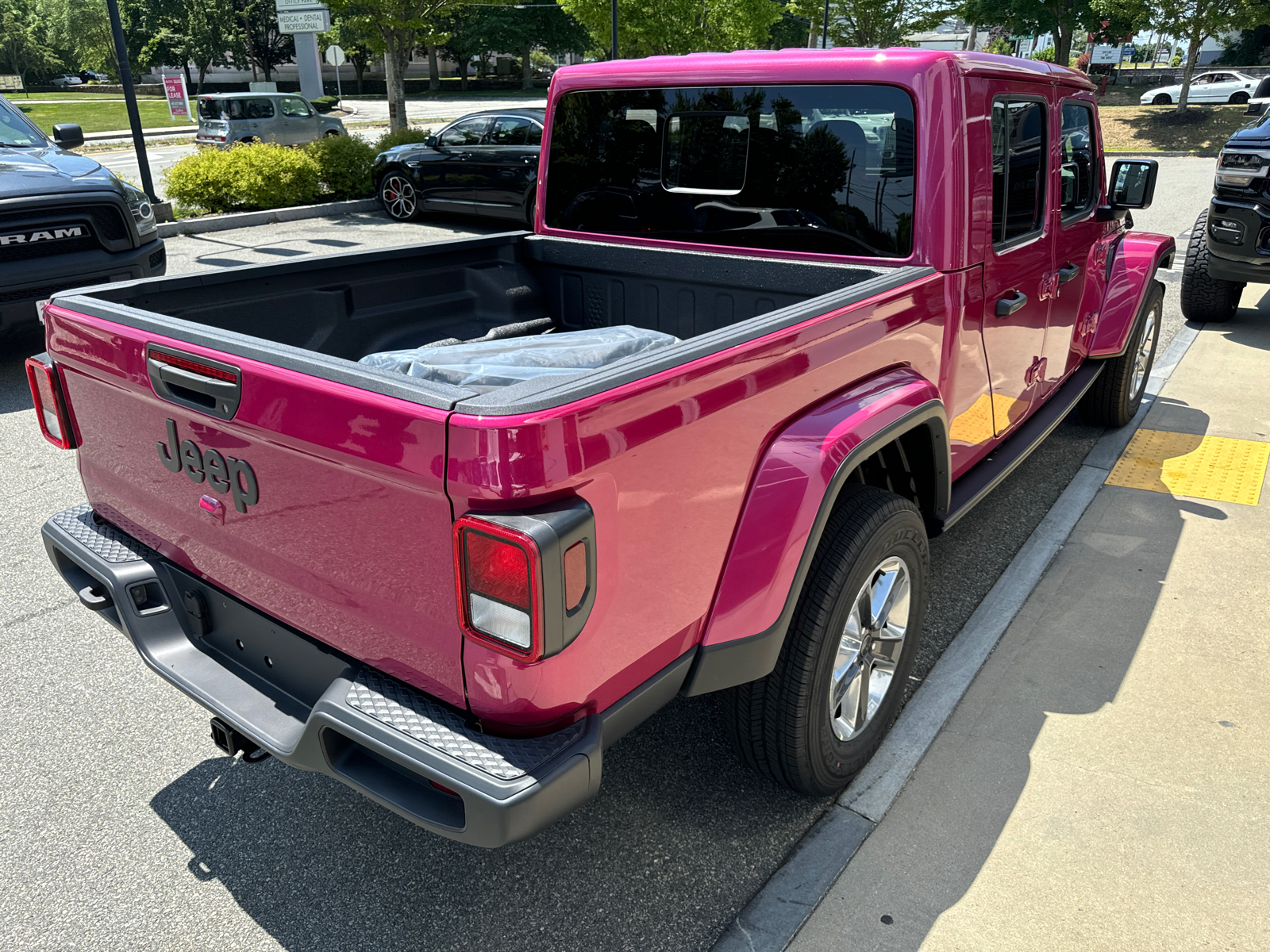 2024 Jeep Gladiator Sport S 4x4 6