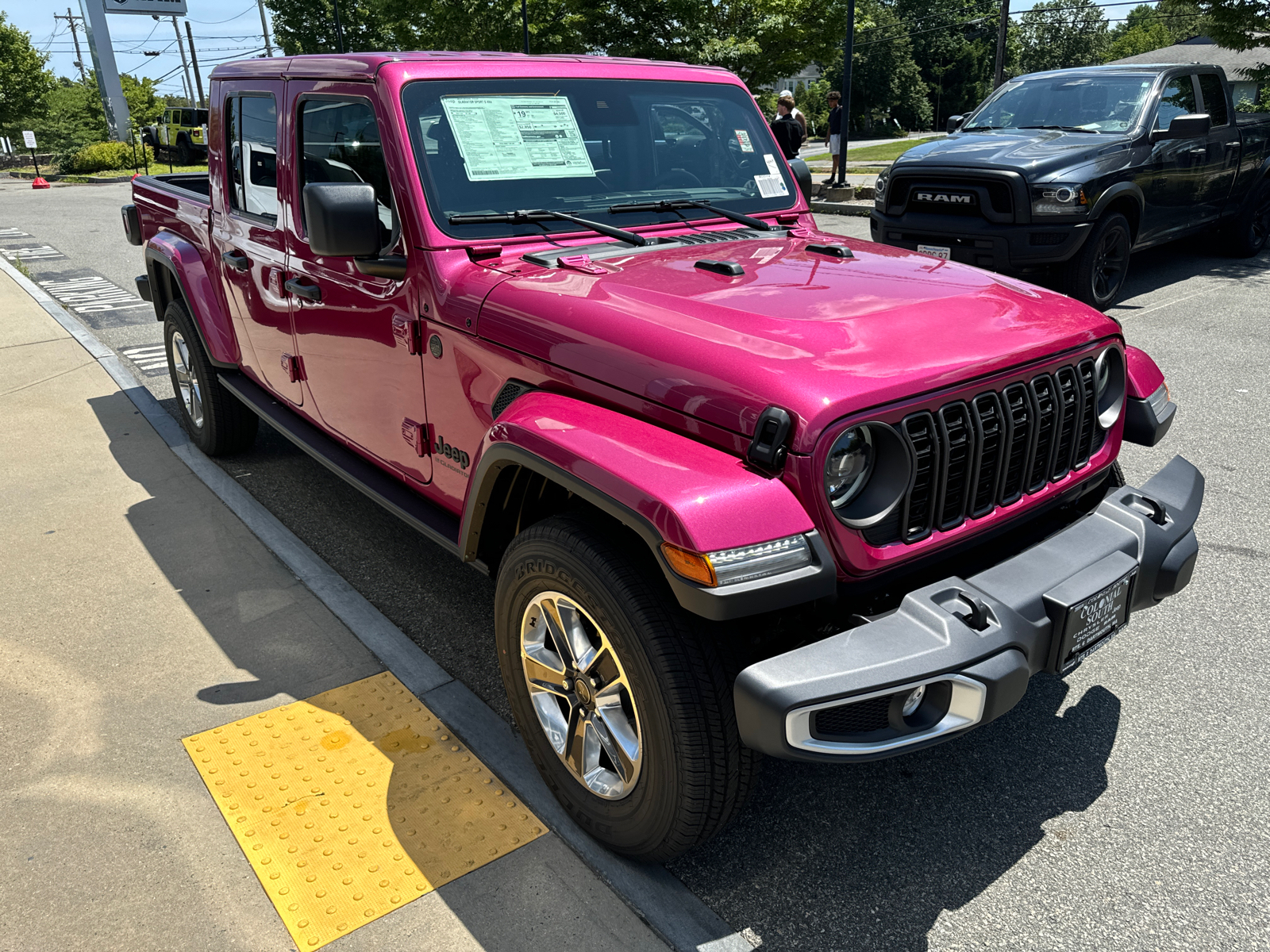 2024 Jeep Gladiator Sport S 4x4 8