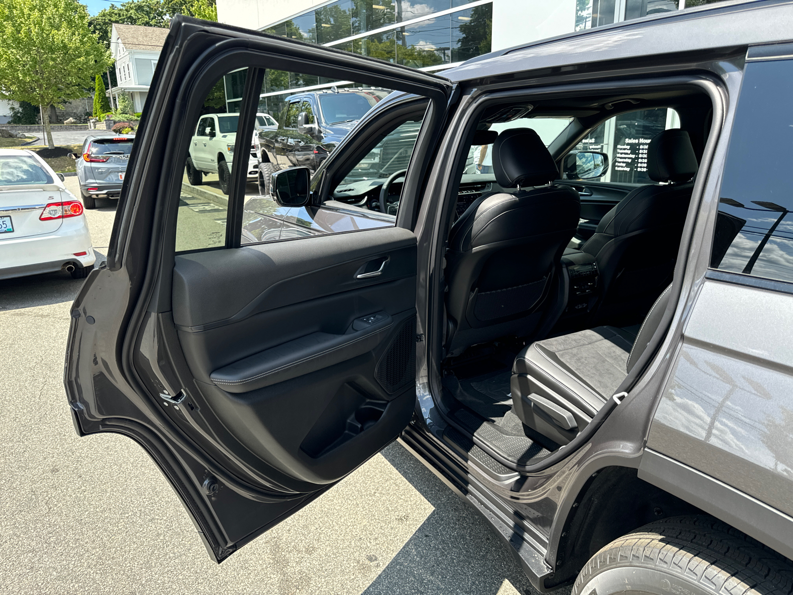 2024 Jeep Grand Cherokee L Altitude X 30