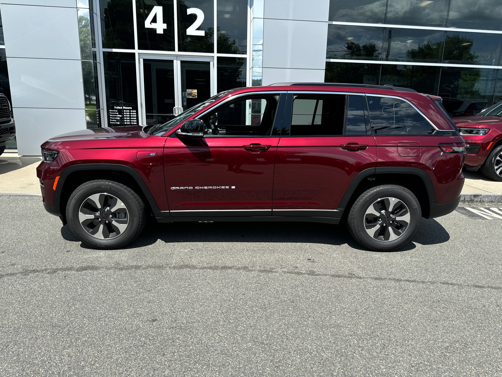 2024 Jeep Grand Cherokee 4xe CHEROKEE 3