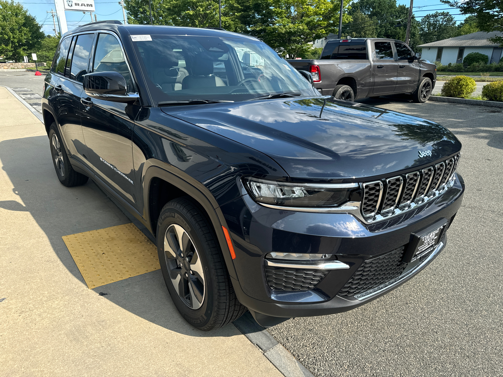 2024 Jeep Grand Cherokee 4xe CHEROKEE 8