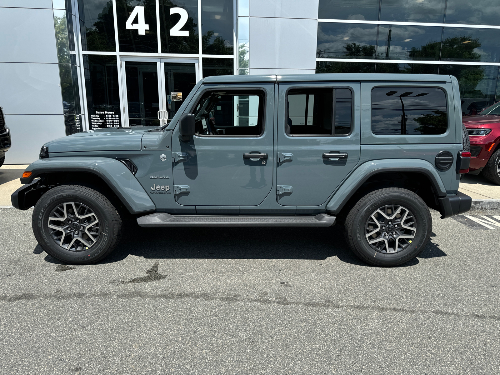 2024 Jeep Wrangler Sahara 3