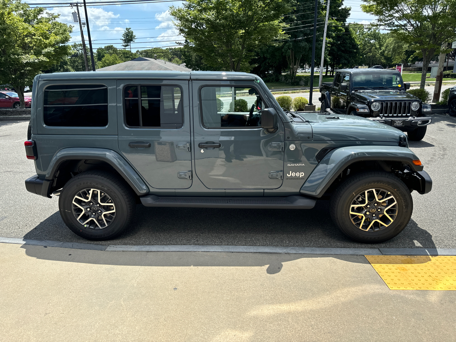 2024 Jeep Wrangler Sahara 7