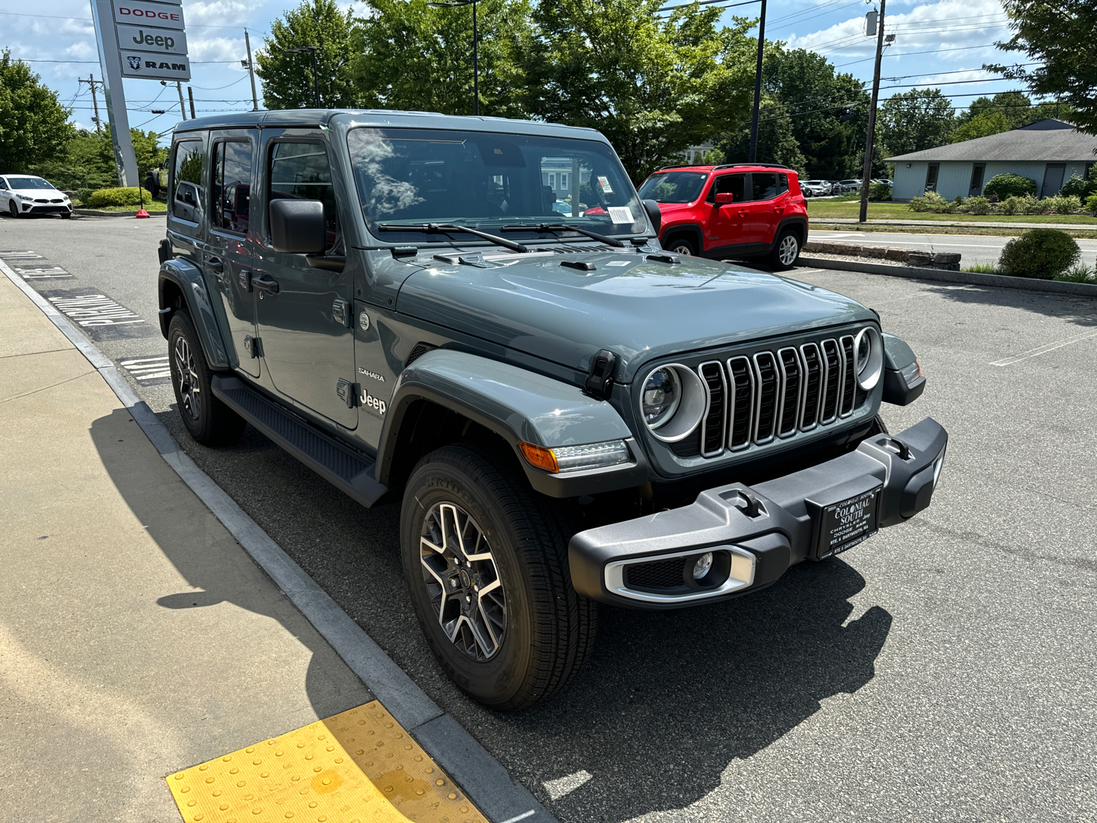 2024 Jeep Wrangler Sahara 8