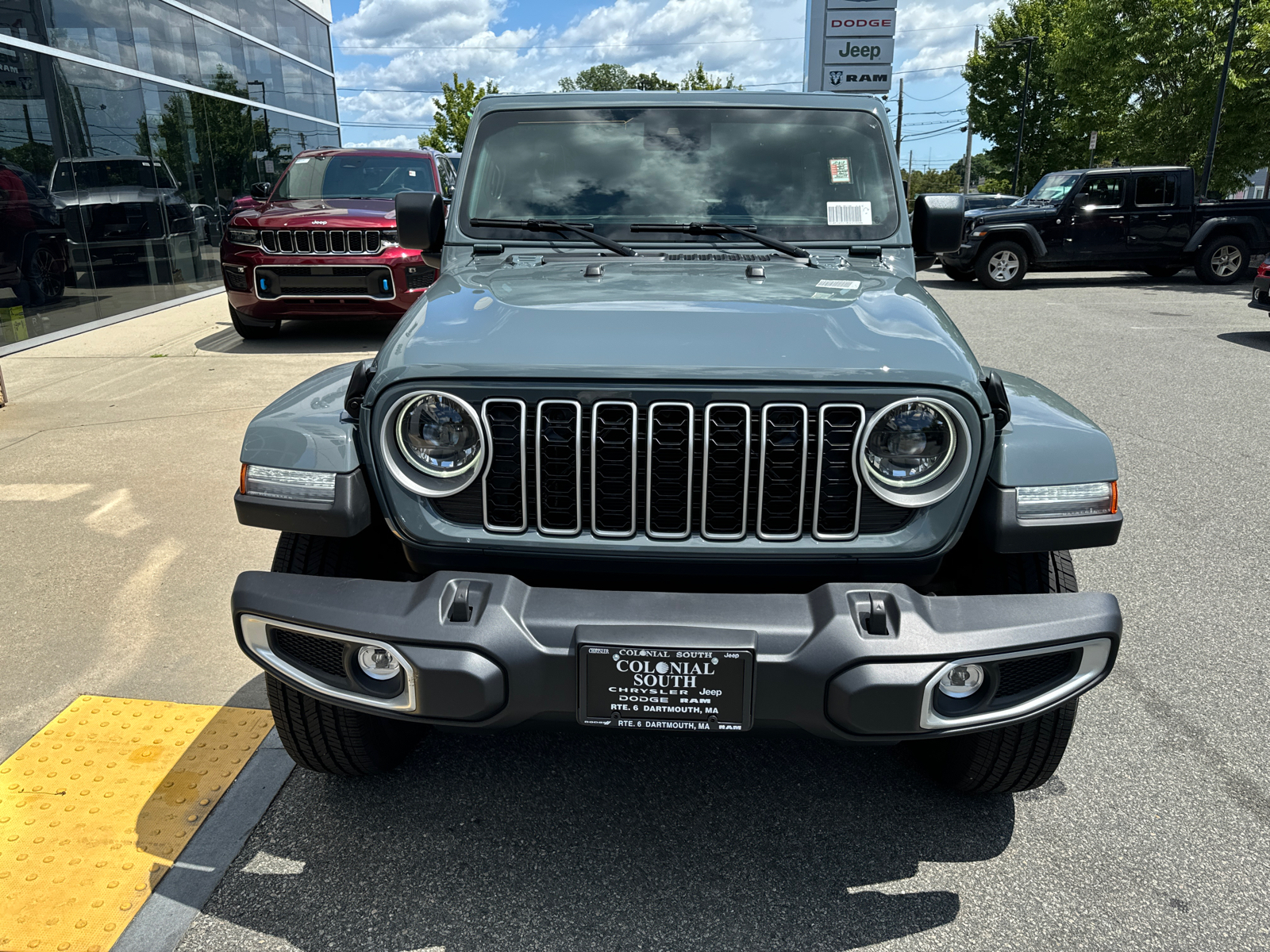 2024 Jeep Wrangler Sahara 9