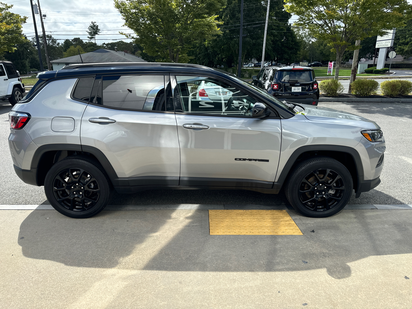 2022 Jeep Compass Altitude 7