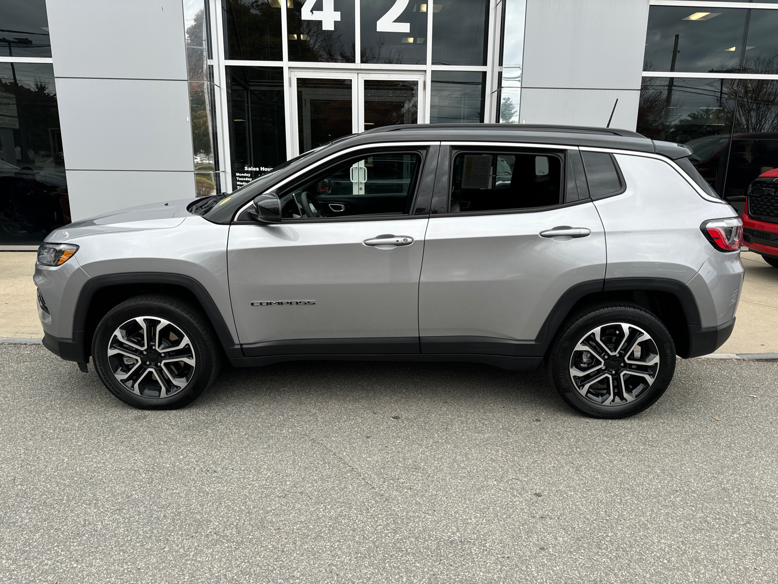 2023 Jeep Compass Limited 3