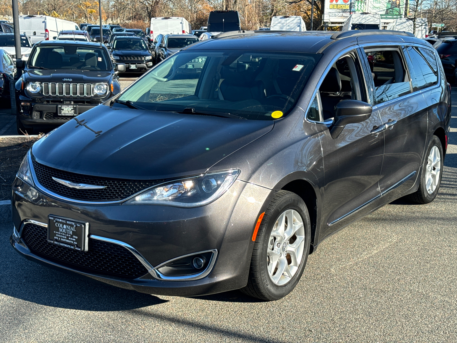 2017 Chrysler Pacifica Touring-L 1