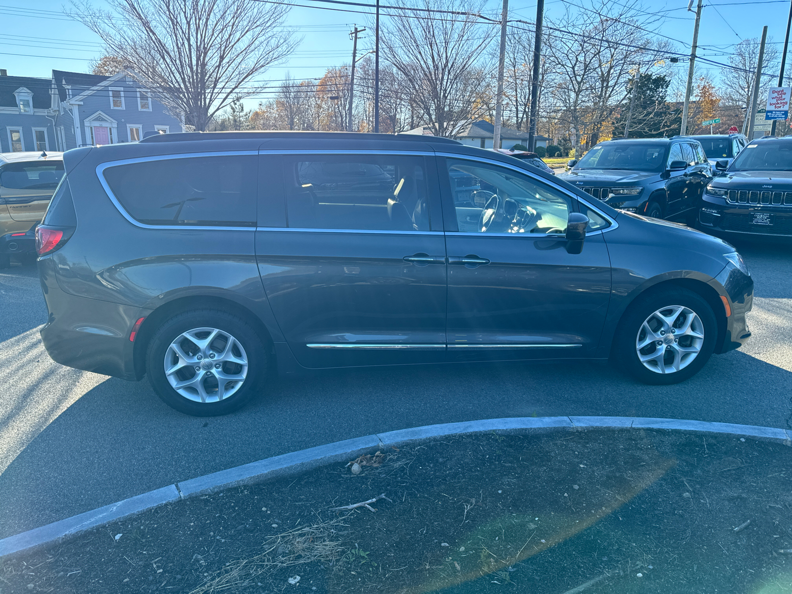 2017 Chrysler Pacifica Touring-L 7