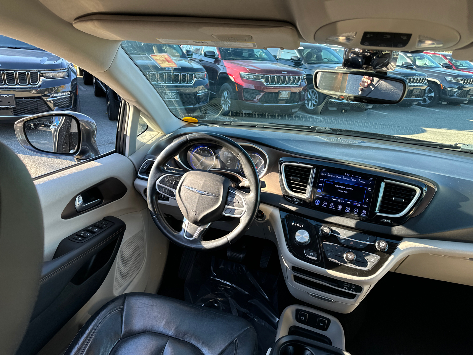 2017 Chrysler Pacifica Touring-L 34