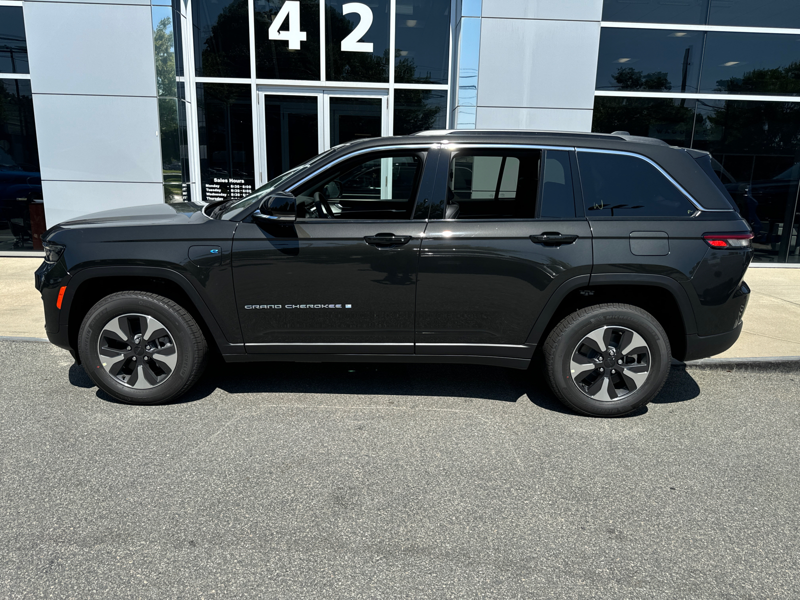 2024 Jeep Grand Cherokee 4xe CHEROKEE 3