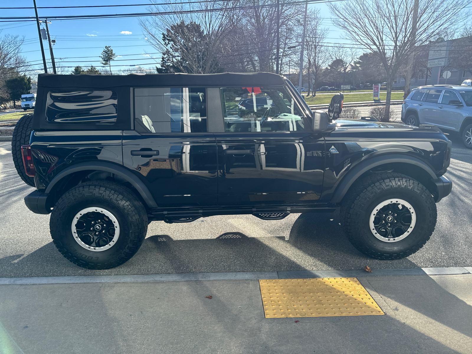 2022 Ford Bronco Black Diamond 7