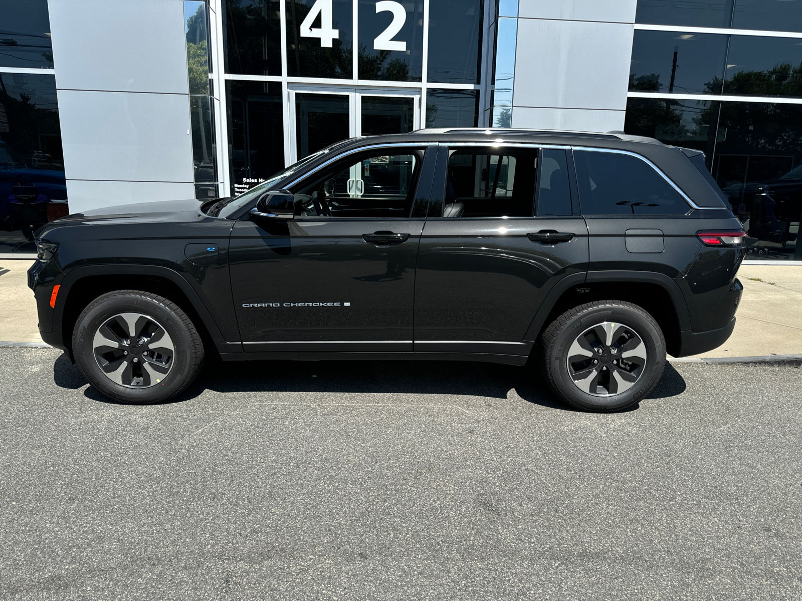 2024 Jeep Grand Cherokee 4xe CHEROKEE 3