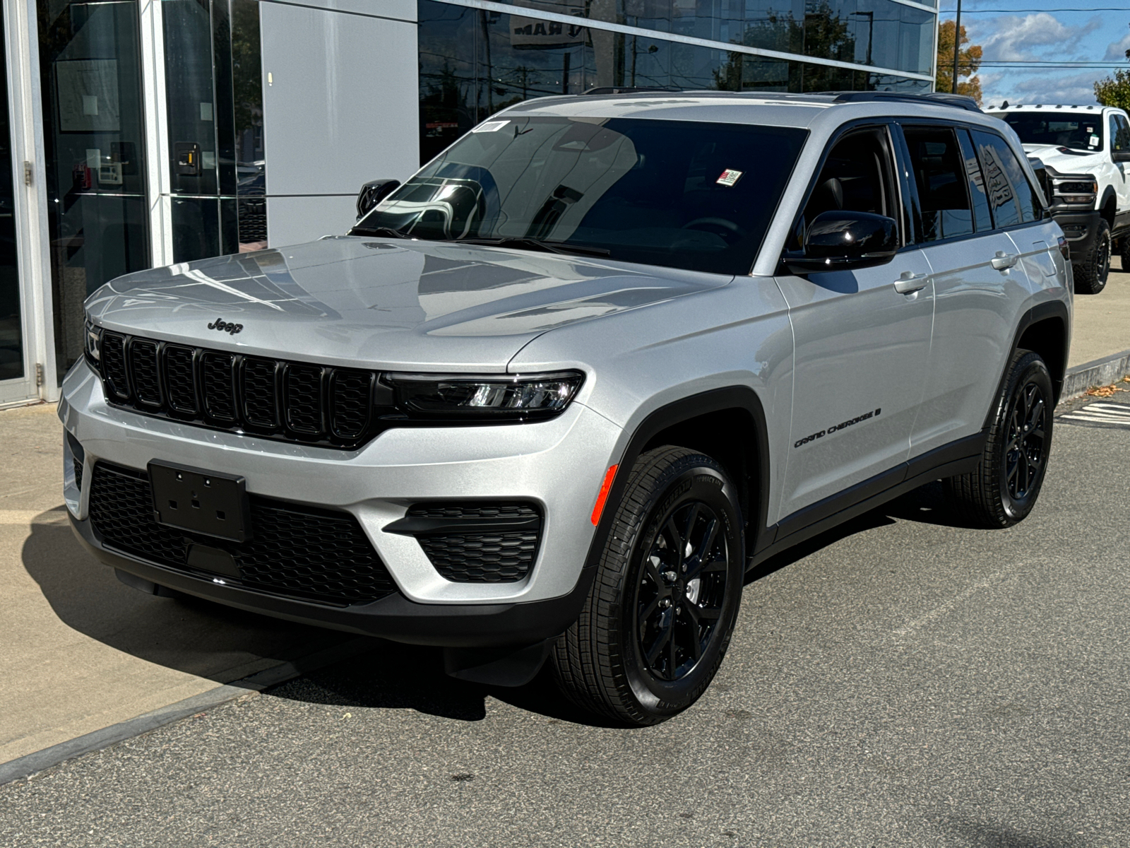 2024 Jeep Grand Cherokee Altitude 1