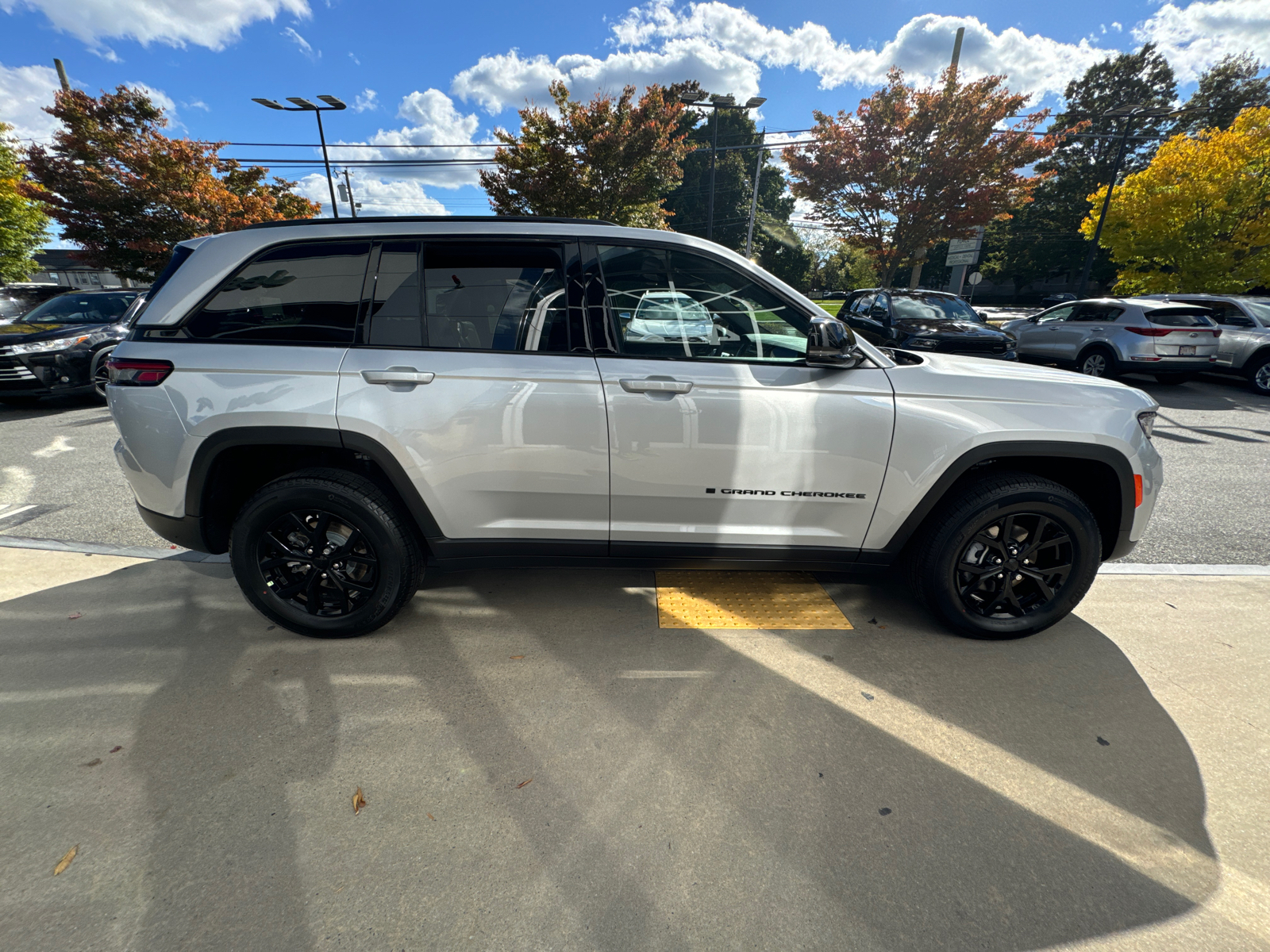 2024 Jeep Grand Cherokee Altitude 7