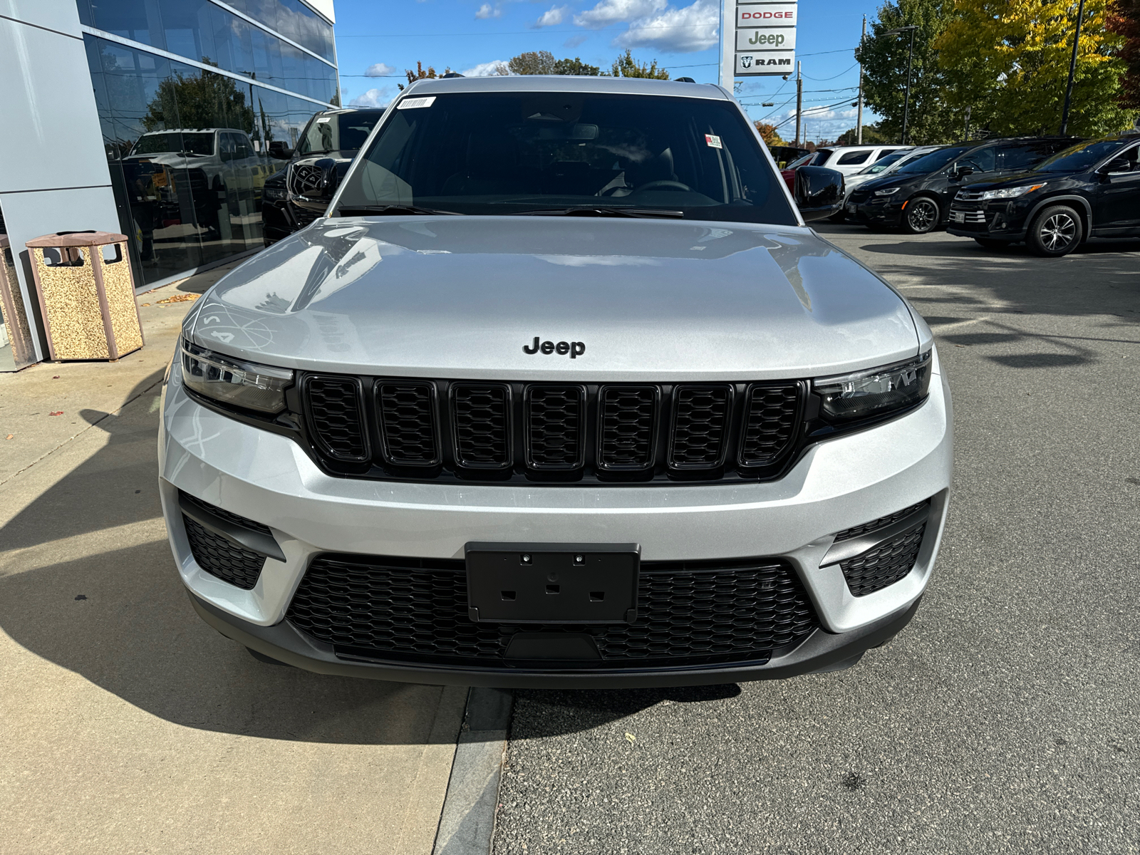 2024 Jeep Grand Cherokee Altitude 9