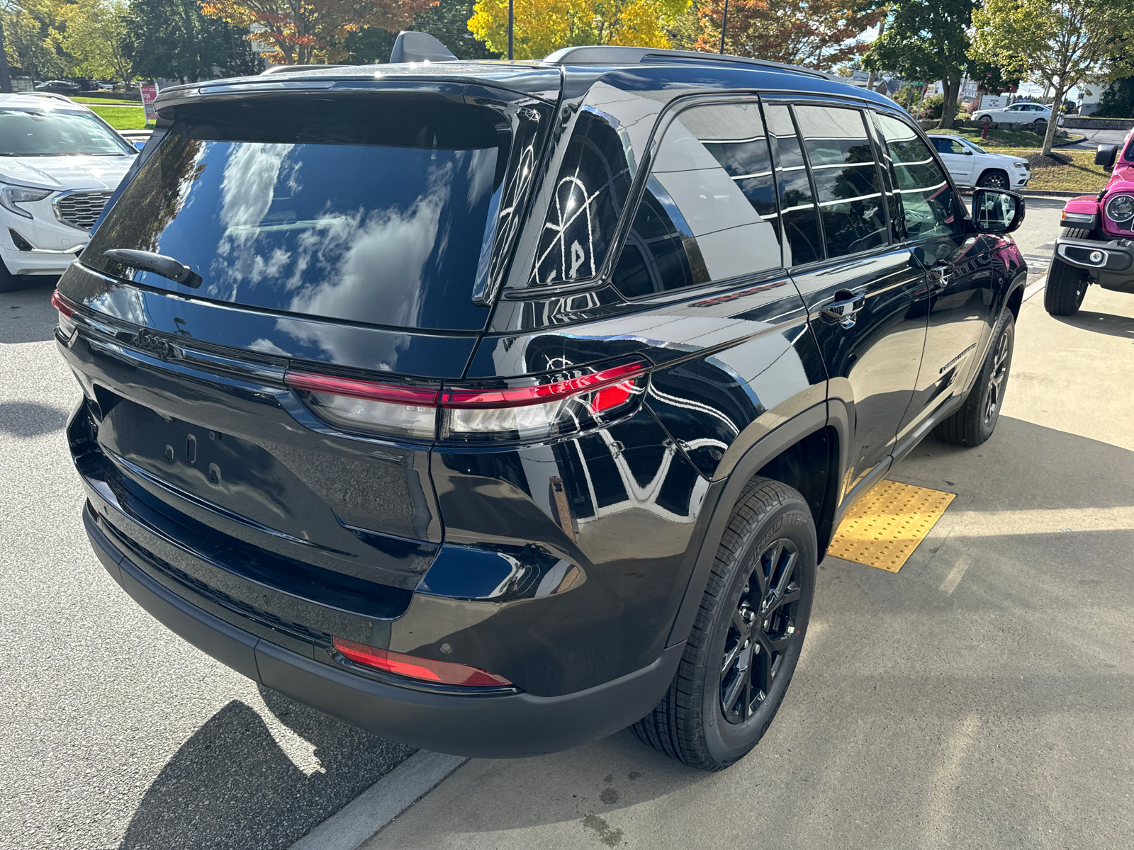 2024 Jeep Grand Cherokee Altitude 6