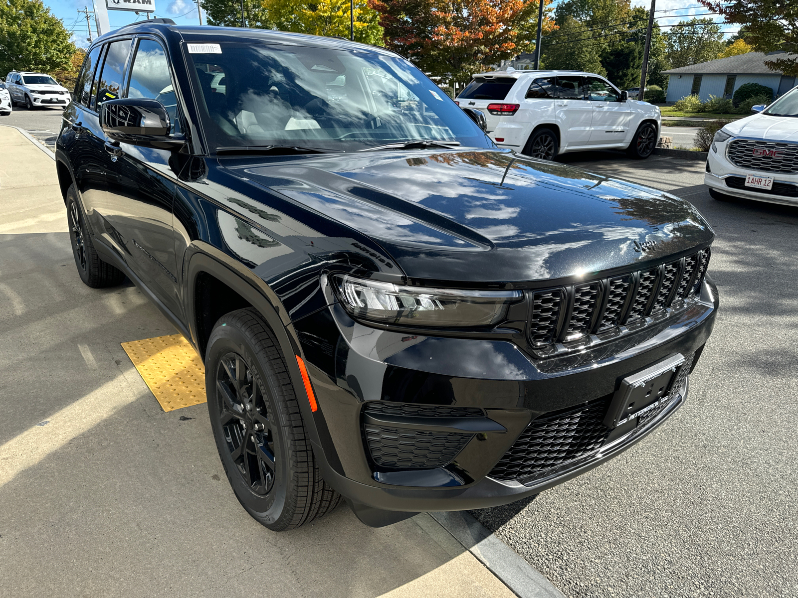 2024 Jeep Grand Cherokee Altitude 8