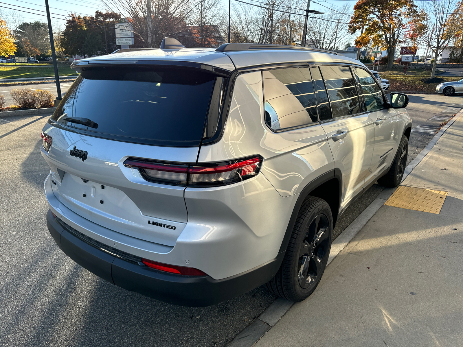 2024 Jeep Grand Cherokee L Limited 6