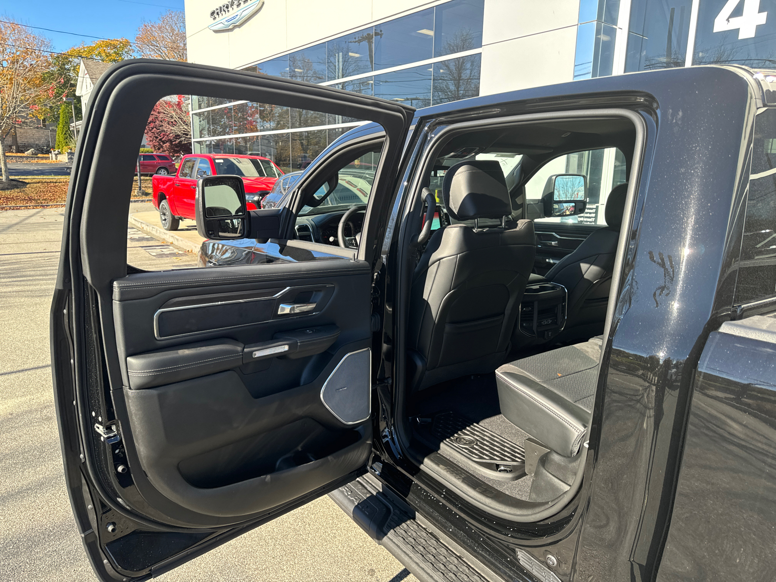 2025 Ram 1500 Laramie 4x4 Crew Cab 64 Box 32