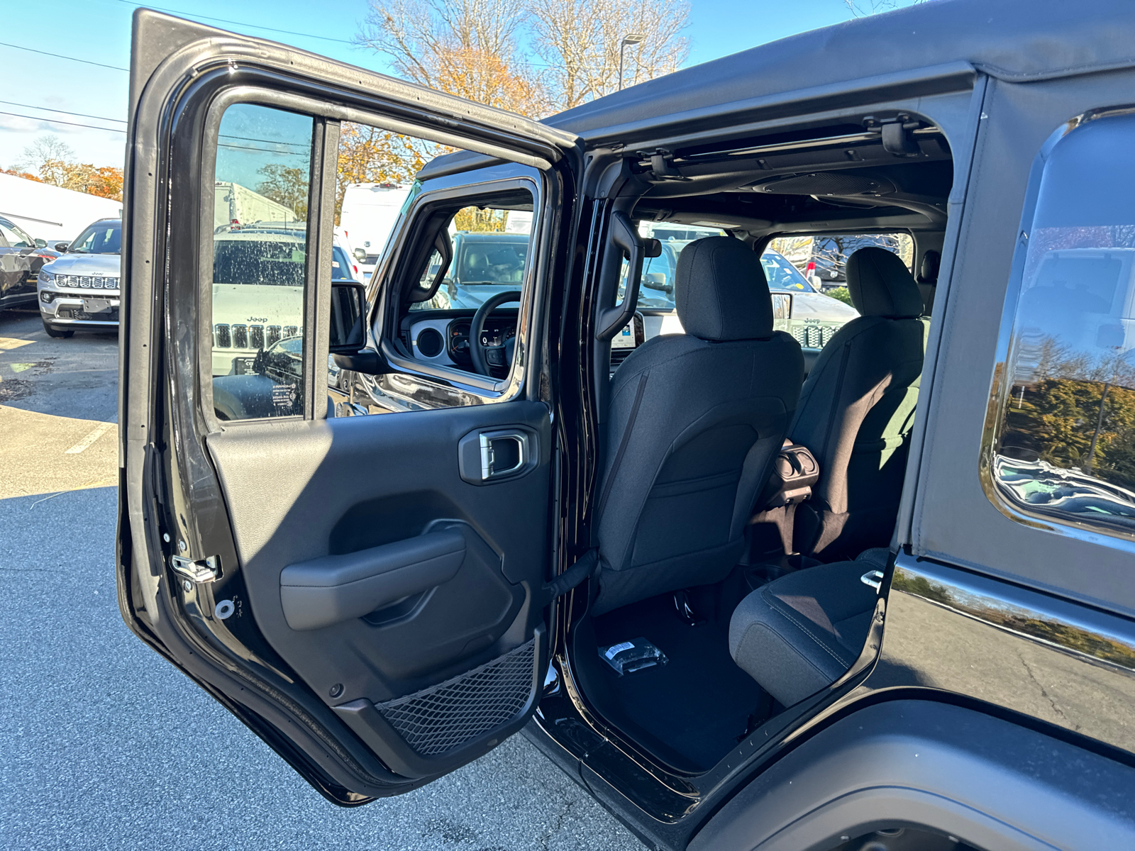 2025 Jeep Wrangler Sport S 29