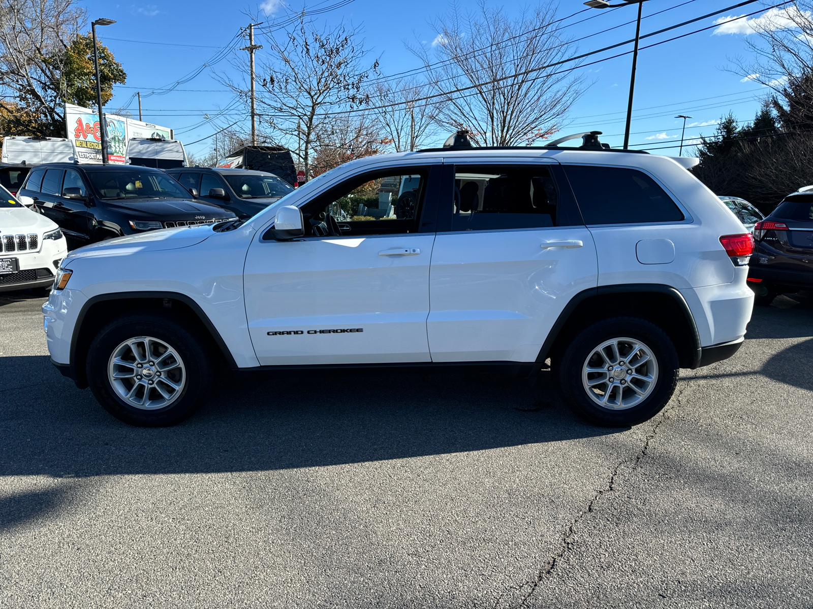 2018 Jeep Grand Cherokee Laredo 3