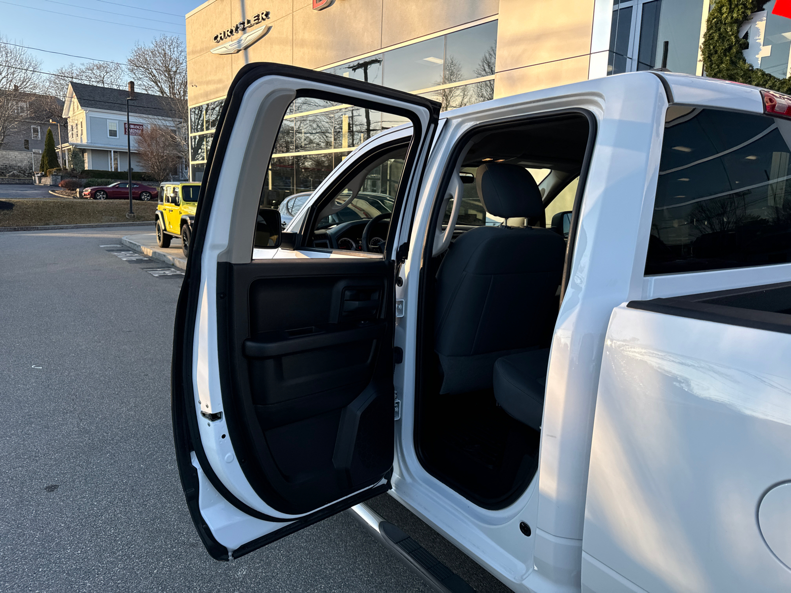 2019 Ram 1500 Classic Express 4x4 Quad Cab 64 Box 28