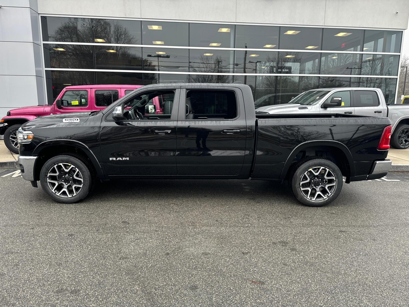 2025 Ram 1500 Laramie 4x4 Crew Cab 64 Box 3