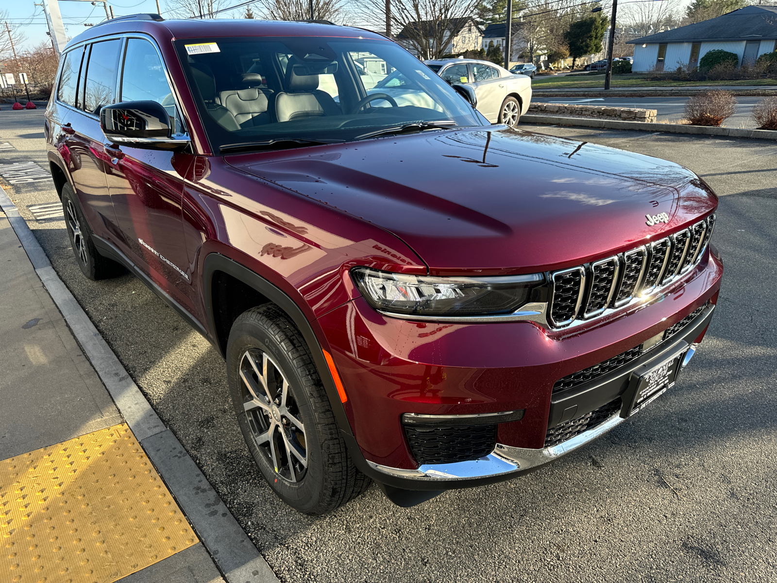 2025 Jeep Grand Cherokee L Limited 8