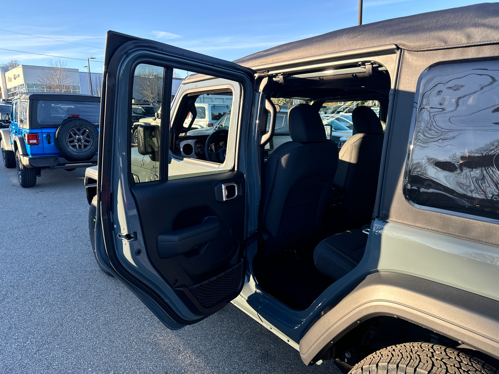 2025 Jeep Wrangler Sport S 29