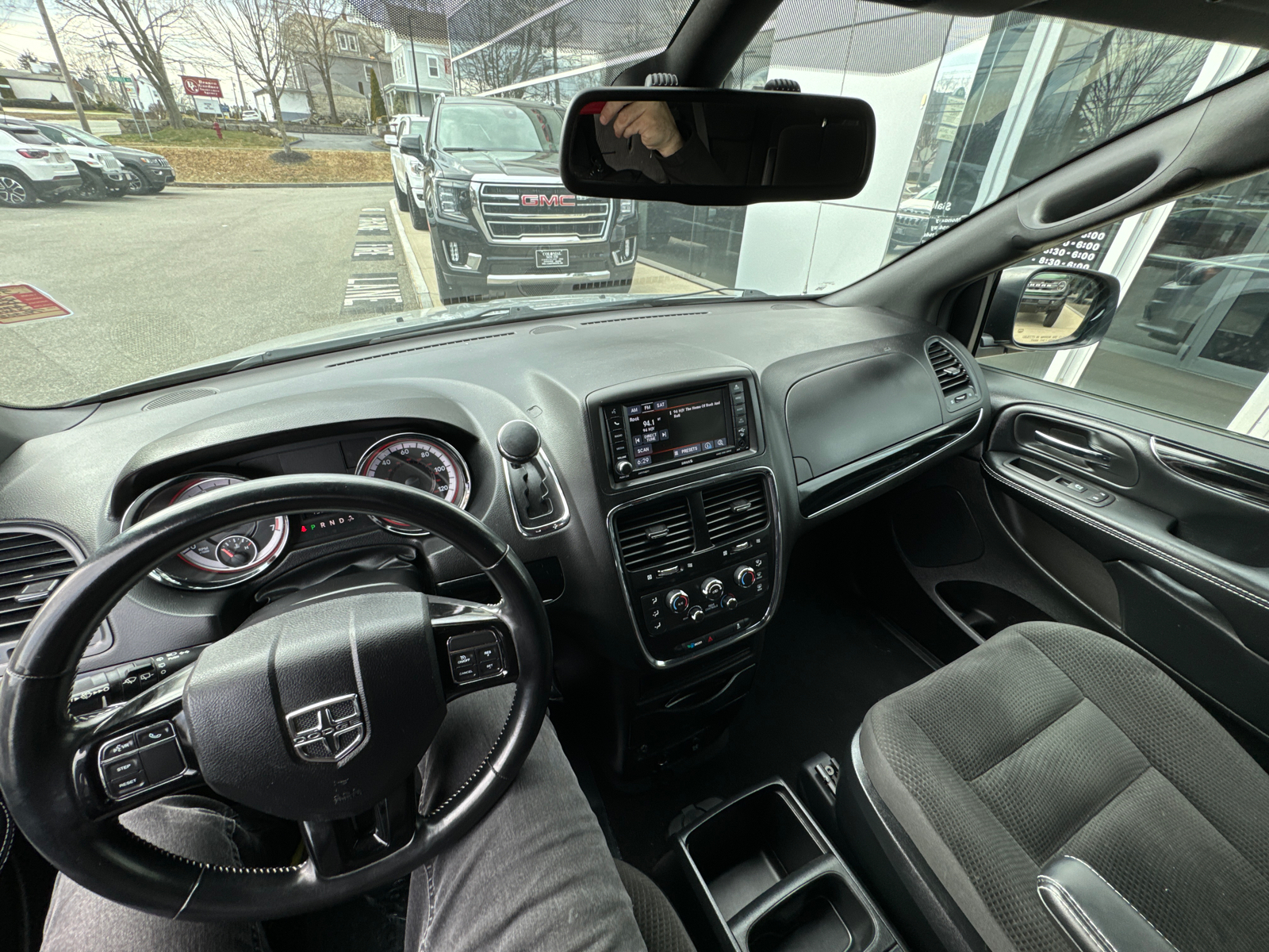 2019 Dodge Grand Caravan SE Plus 26