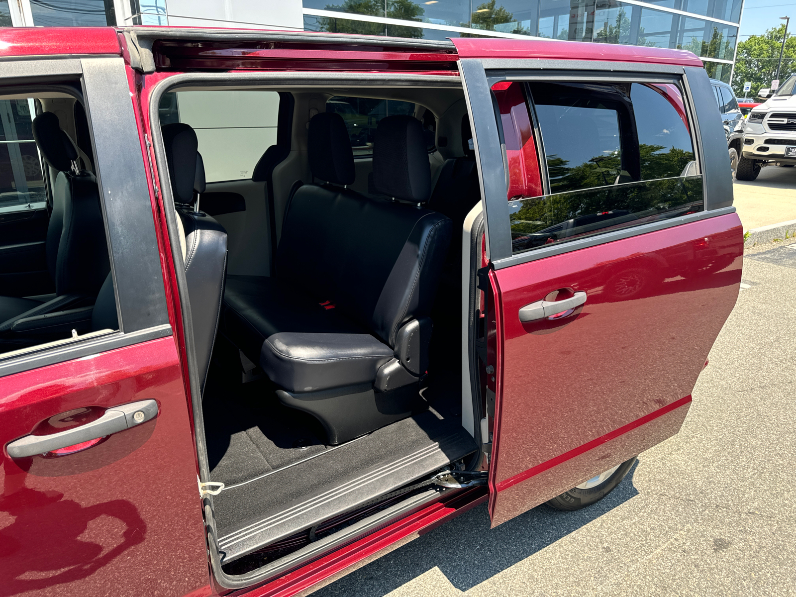 2019 Dodge Grand Caravan SE 27