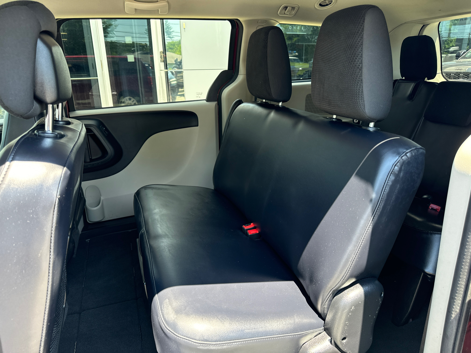2019 Dodge Grand Caravan SE 28