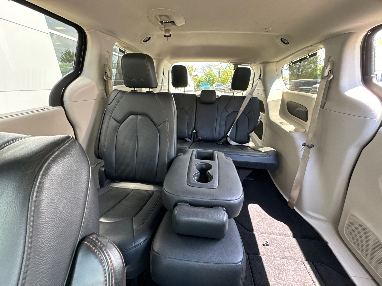 2019 Chrysler Pacifica Touring L 29