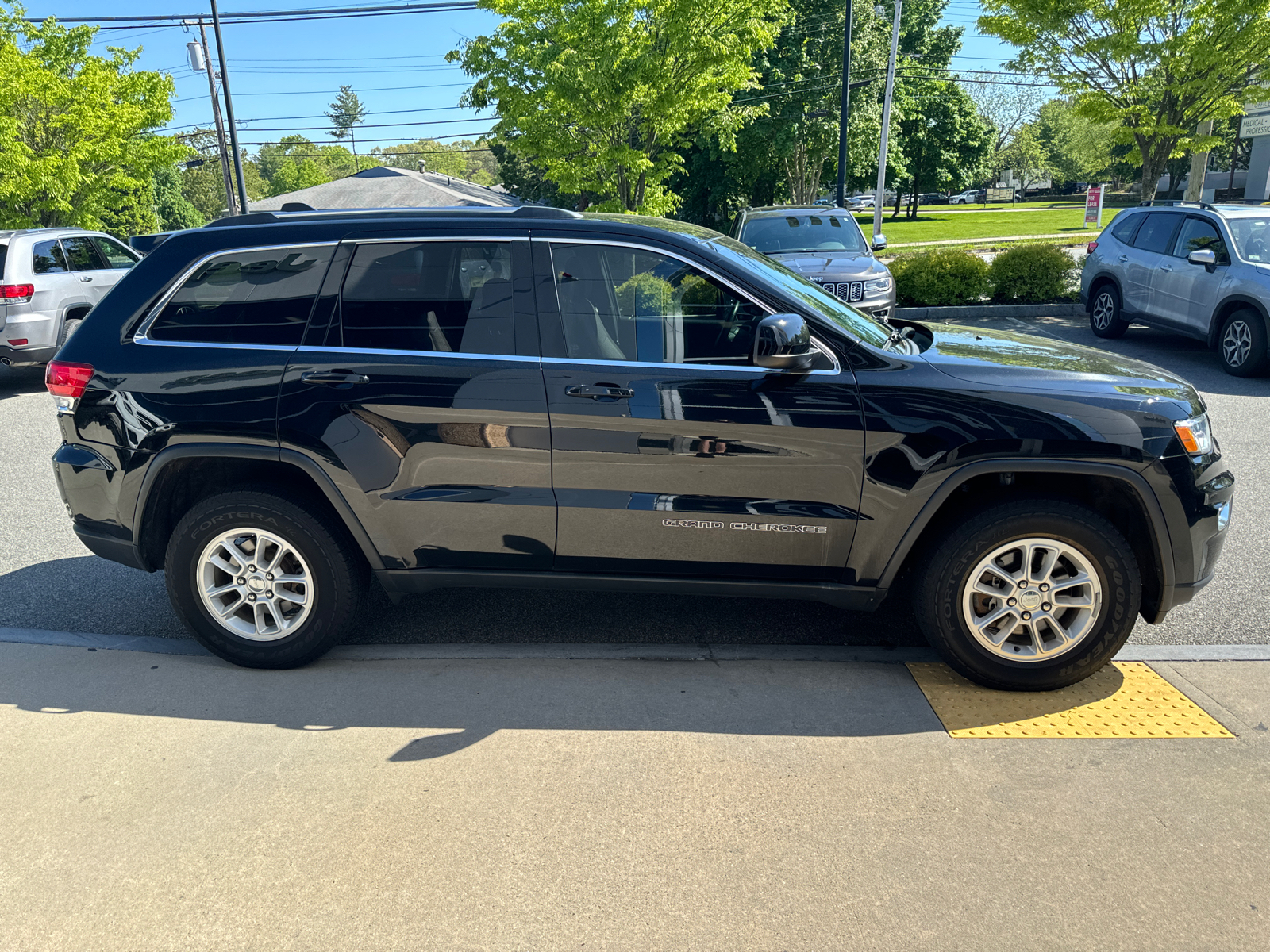 2019 Jeep Grand Cherokee Laredo E 7