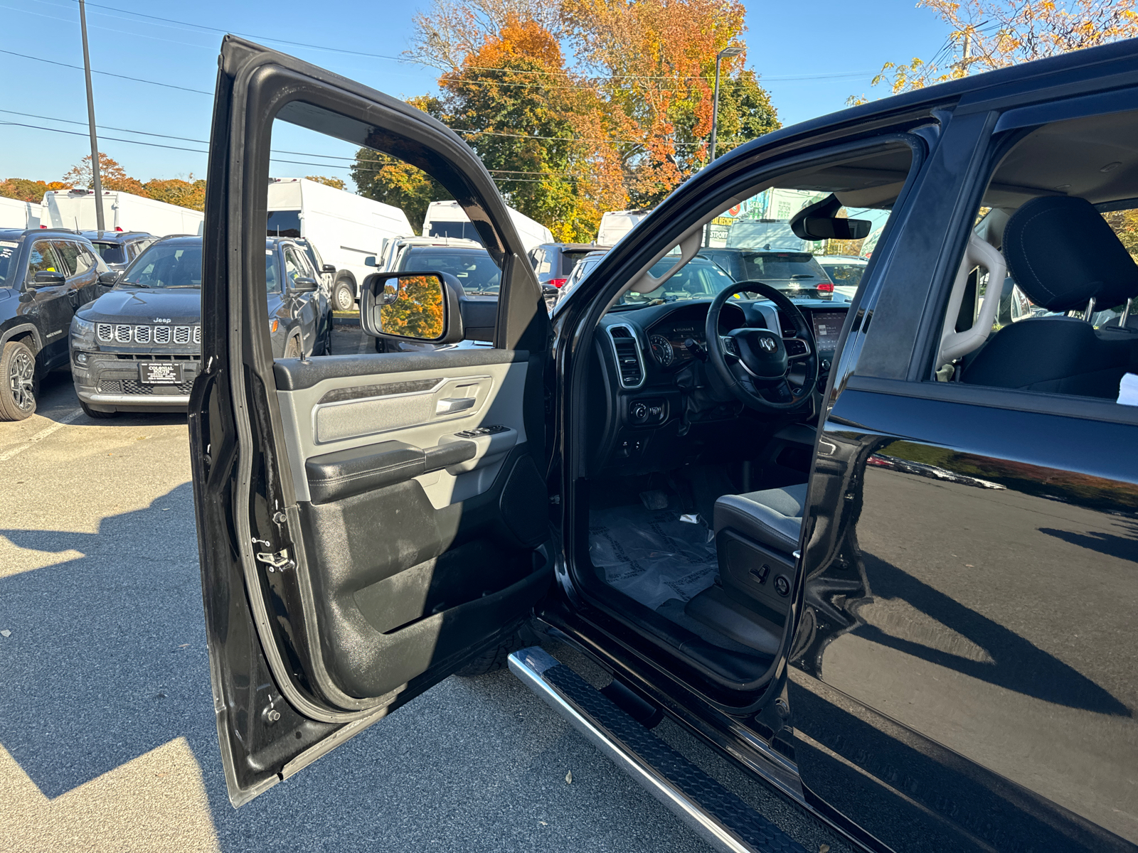 2019 Ram 1500 Big Horn/Lone Star 4x4 Crew Cab 57 Box 11