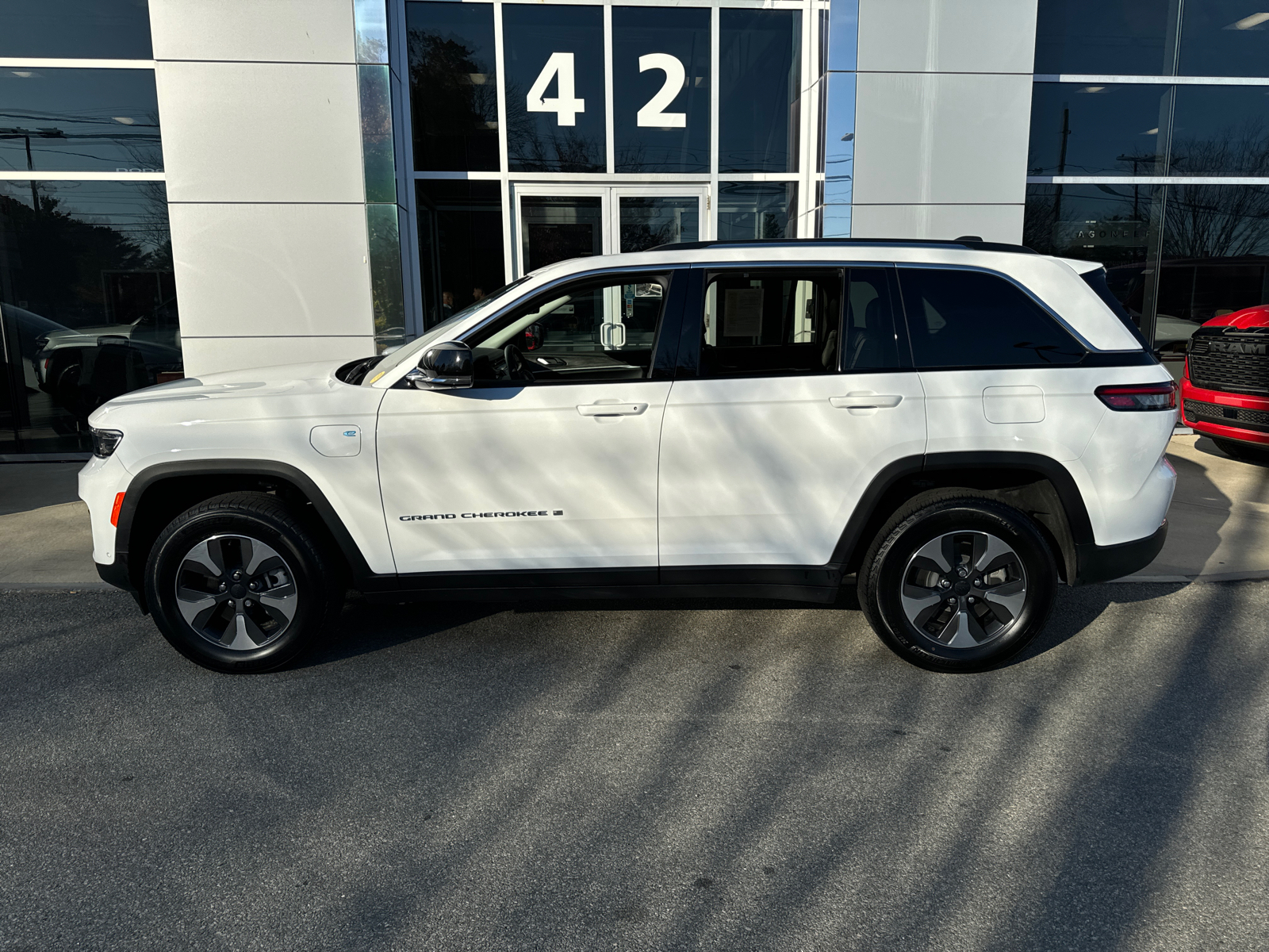 2022 Jeep Grand Cherokee 4xe CHEROKEE 3