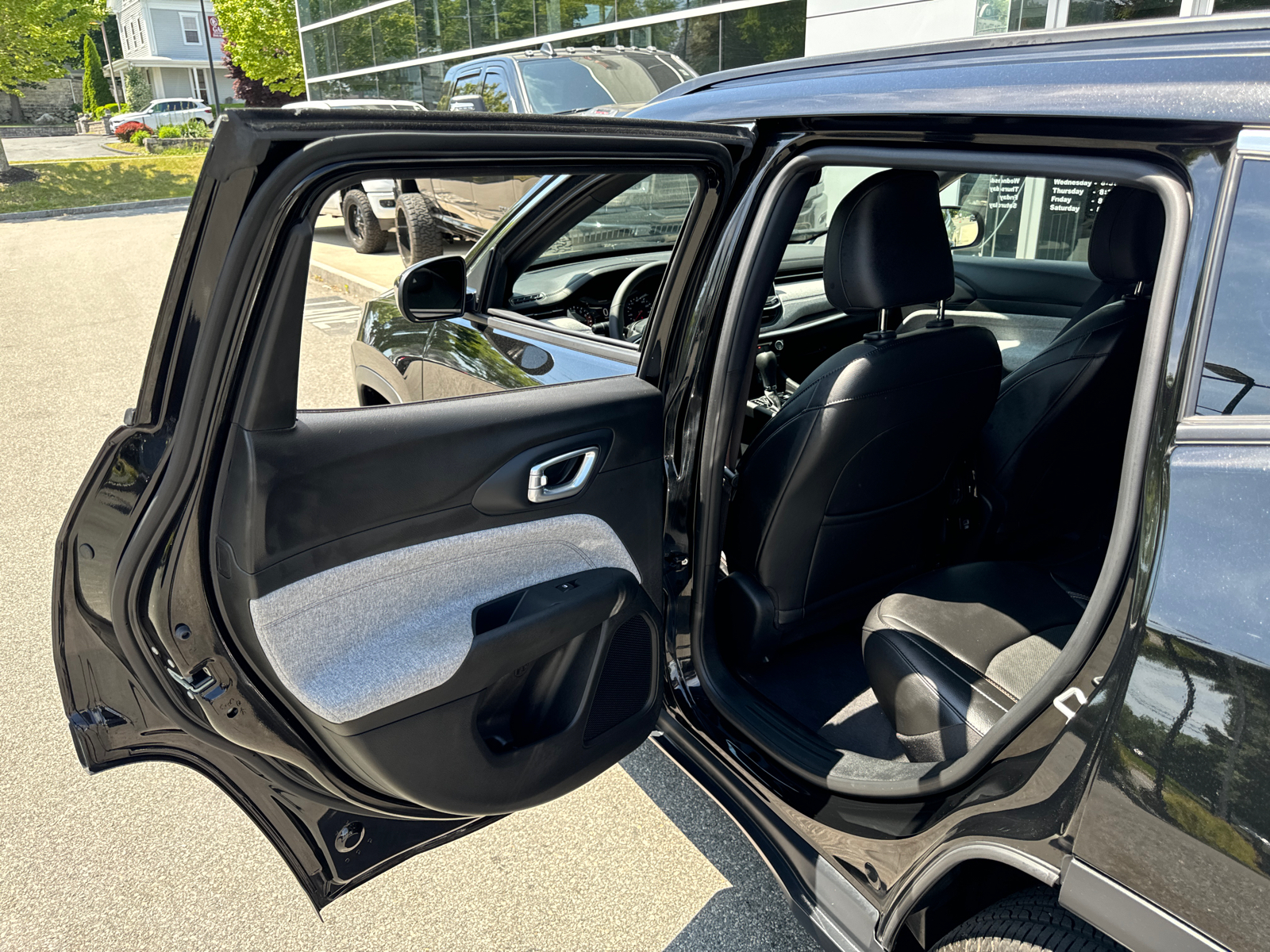 2023 Jeep Compass Latitude Lux 29