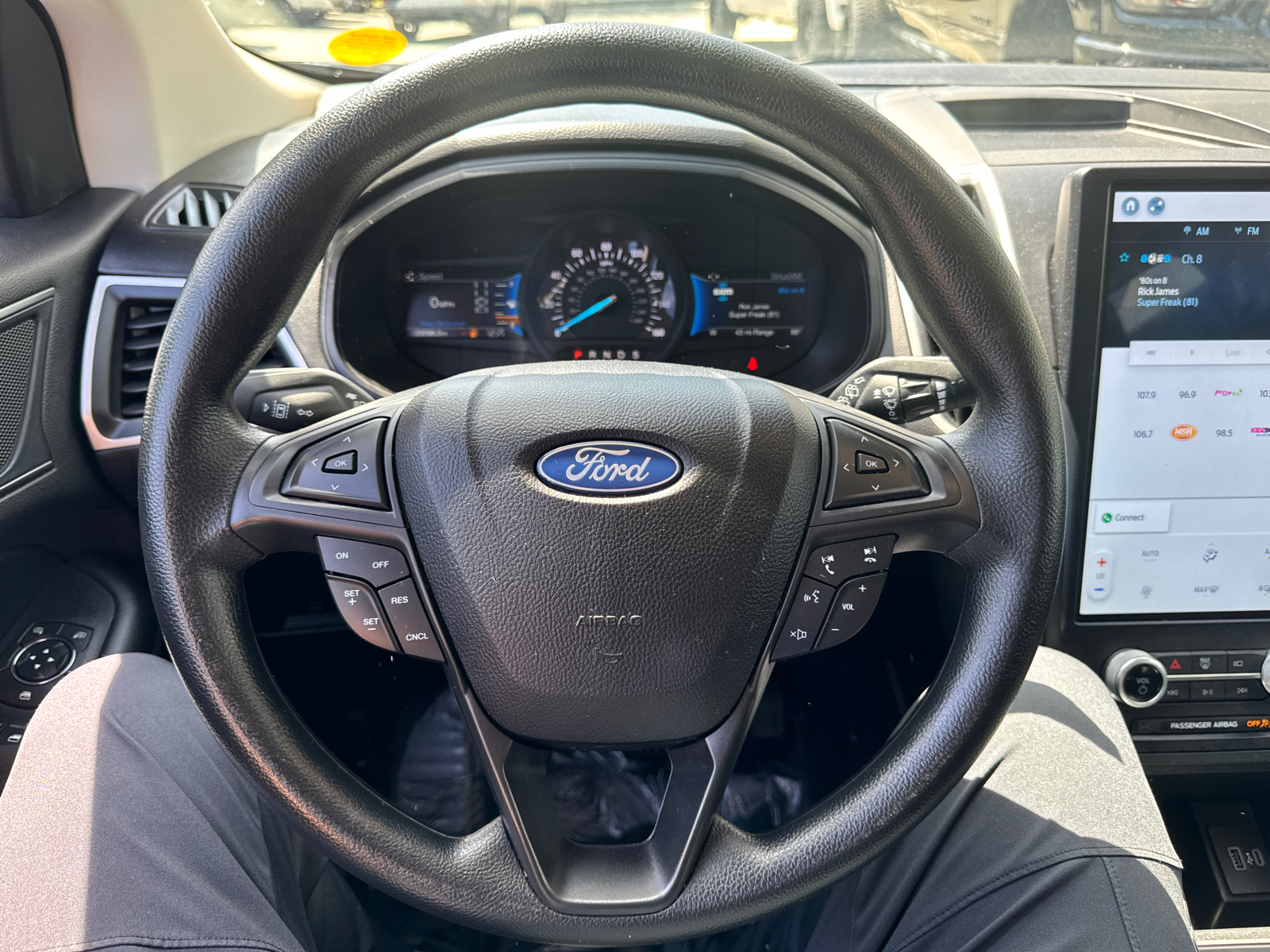 2022 Ford Edge SE 16