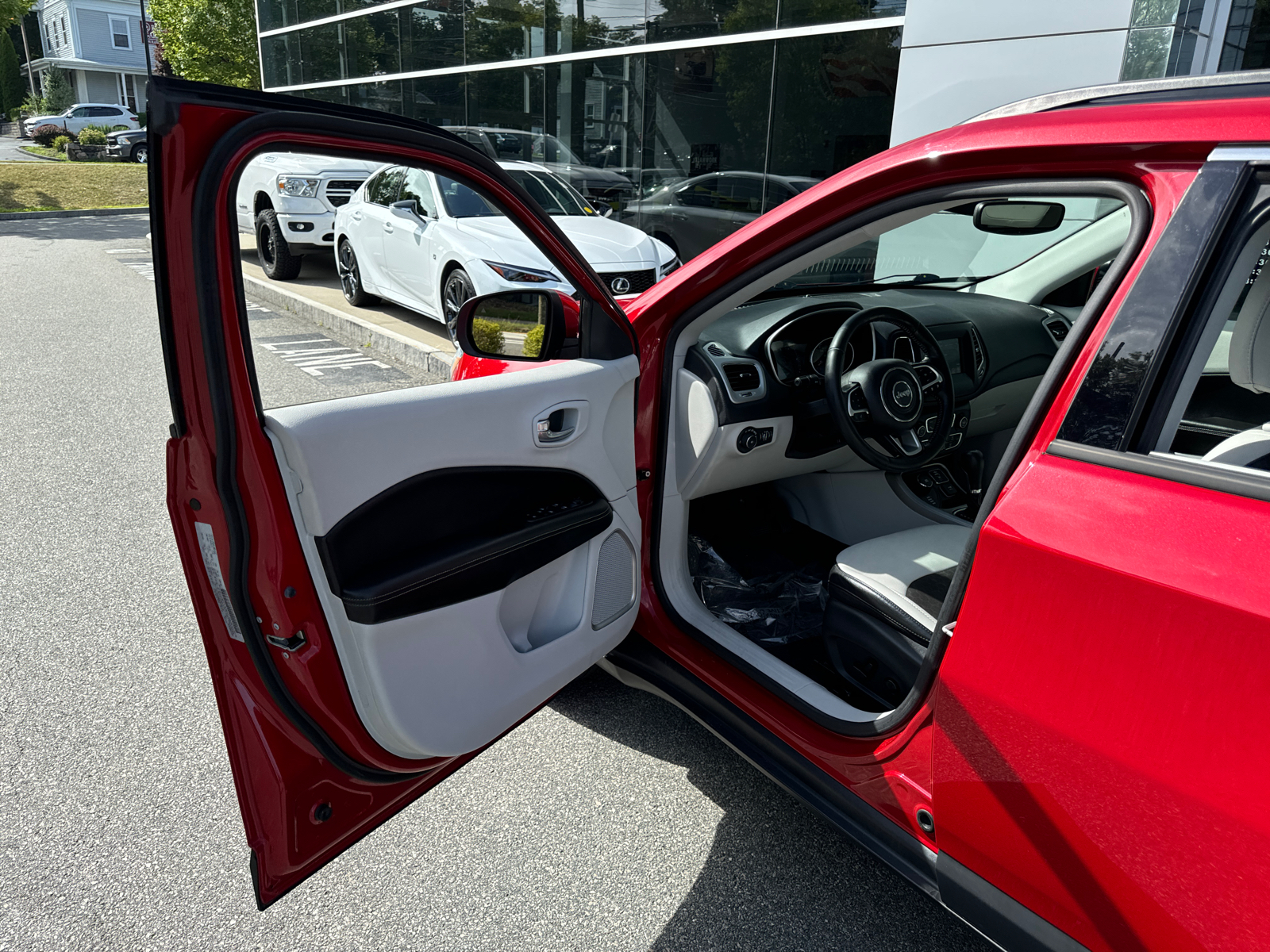 2020 Jeep Compass Latitude w/Sun/Safety Pkg 11