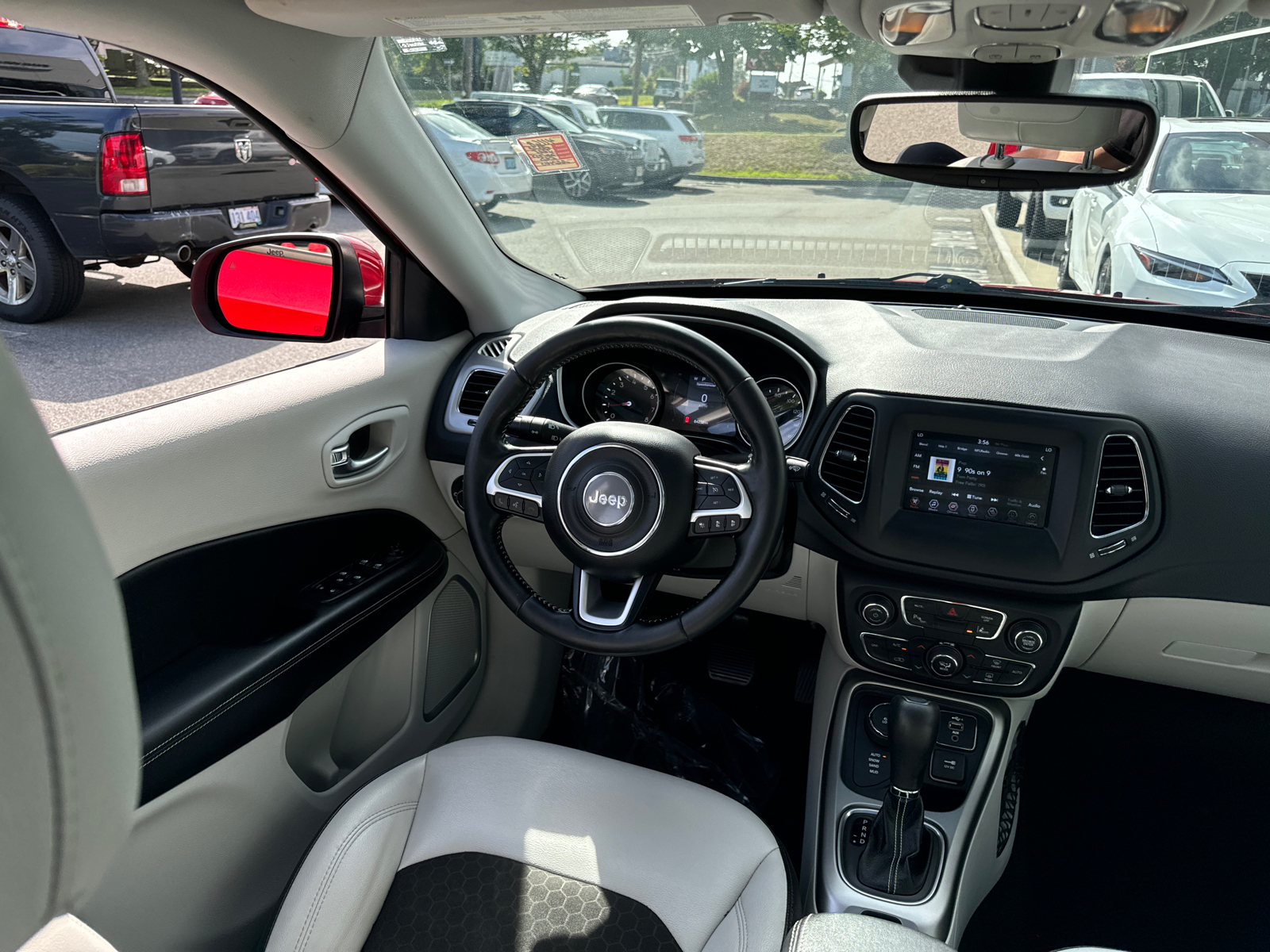 2020 Jeep Compass Latitude w/Sun/Safety Pkg 35