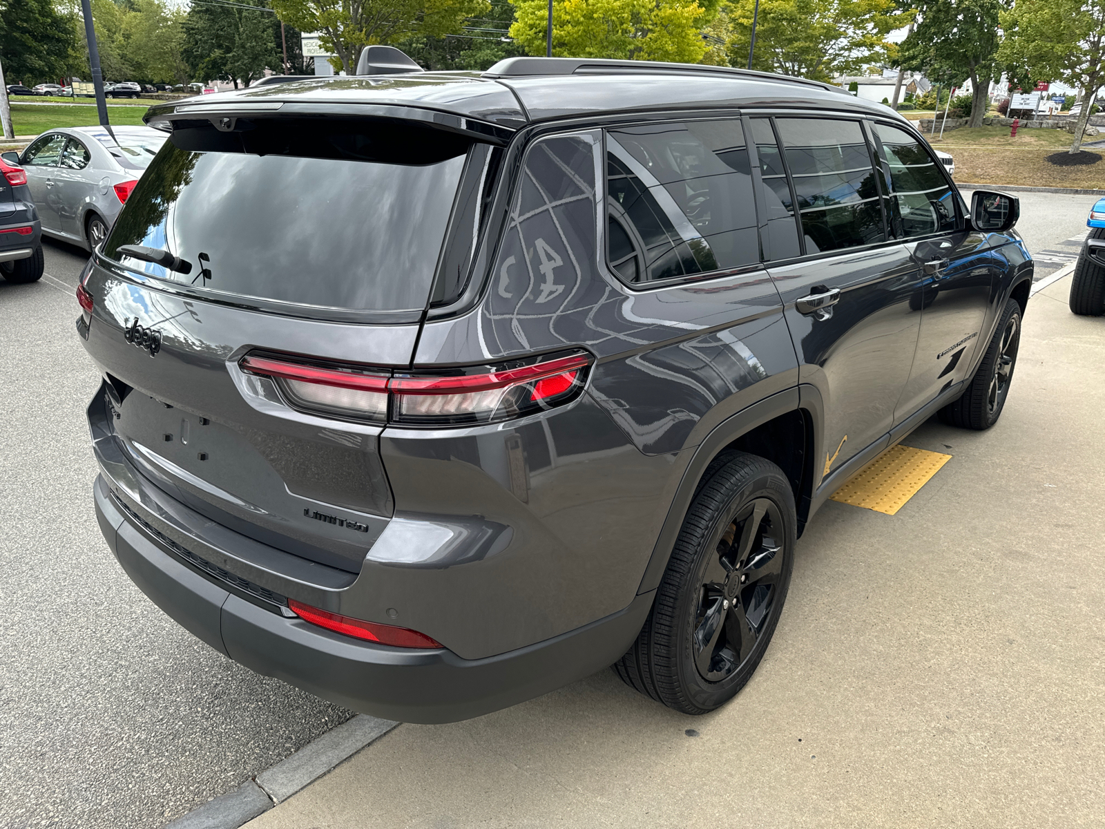 2022 Jeep Grand Cherokee L Limited 6