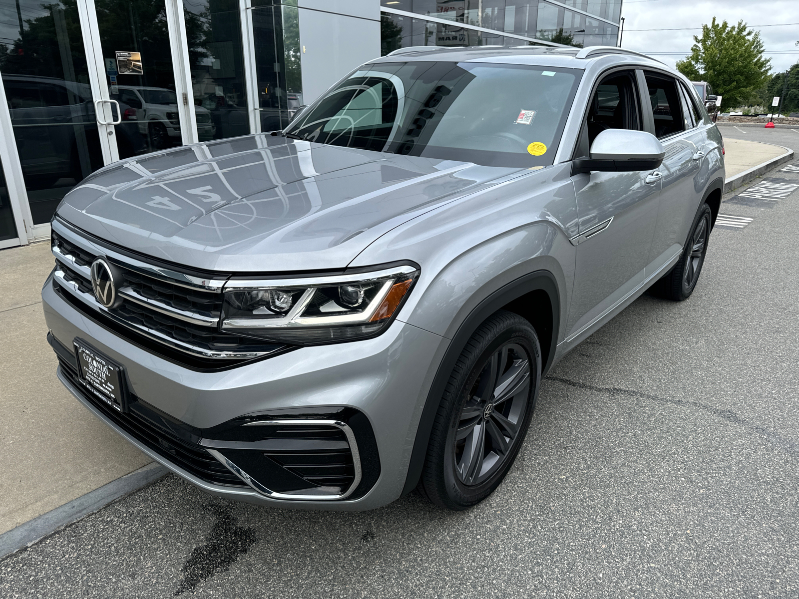 2021 Volkswagen Atlas Cross Sport 3.6L V6 SE w/Technology R-Line 2