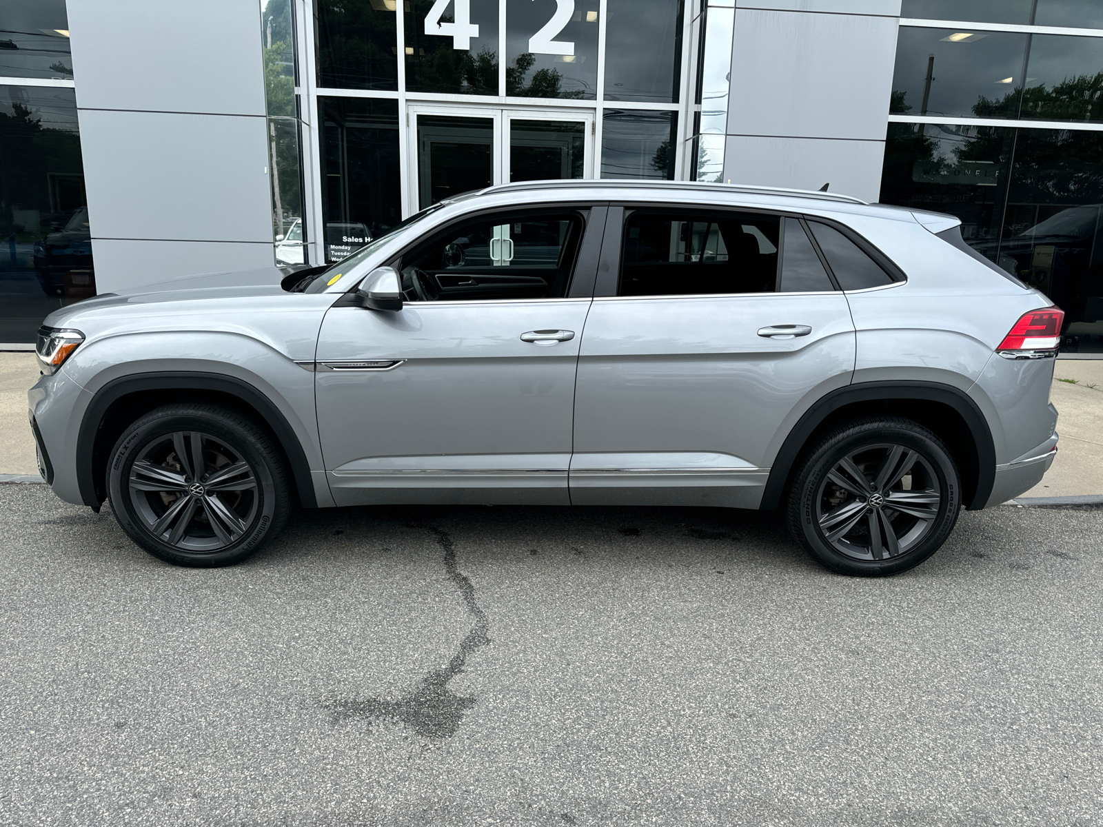 2021 Volkswagen Atlas Cross Sport 3.6L V6 SE w/Technology R-Line 3