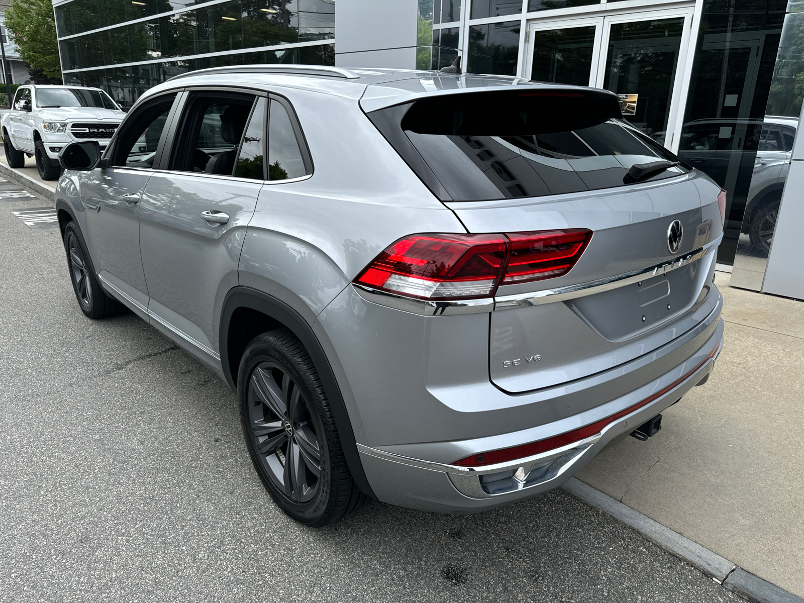 2021 Volkswagen Atlas Cross Sport 3.6L V6 SE w/Technology R-Line 4