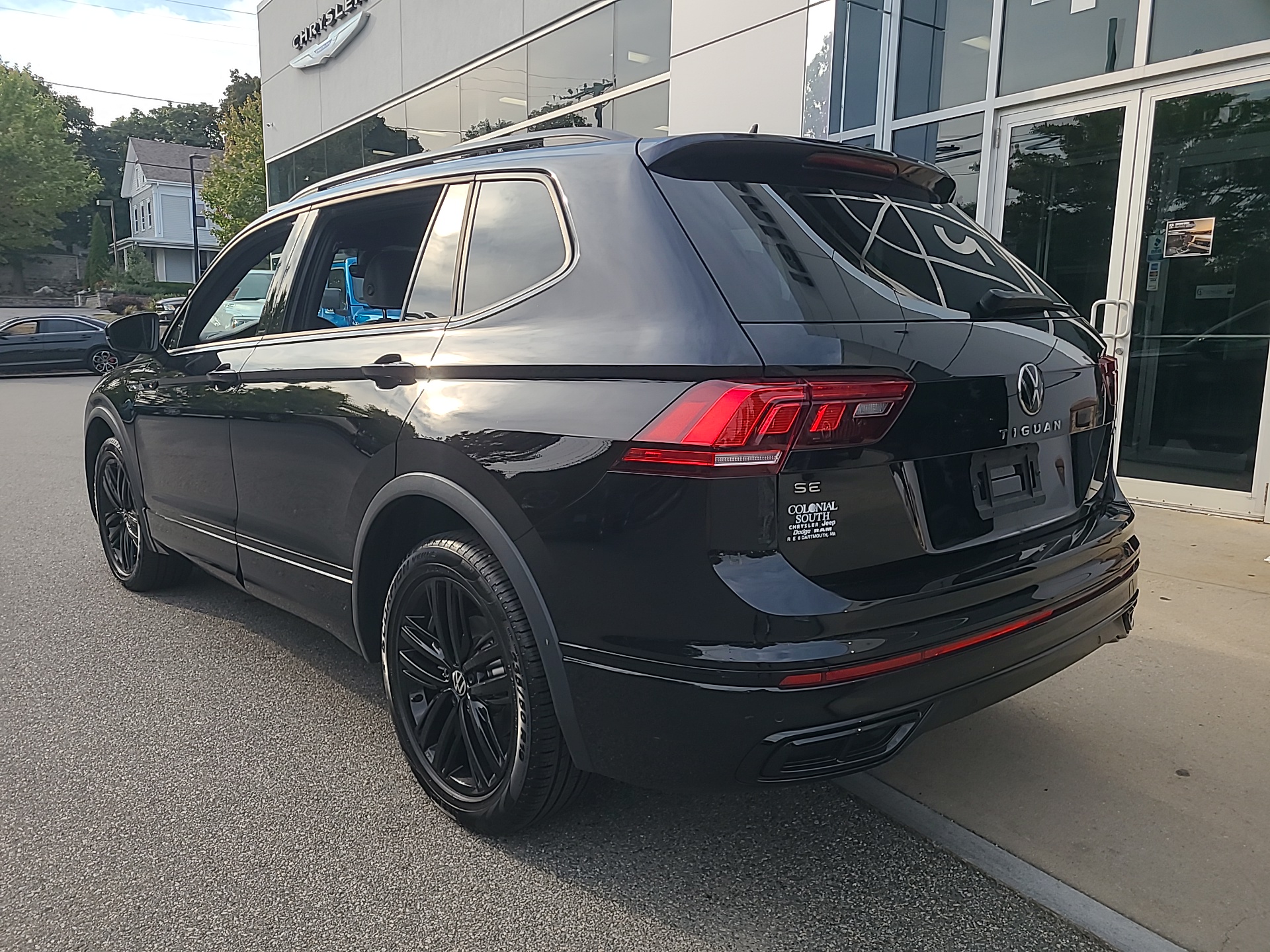 2022 Volkswagen Tiguan SE R-Line Black 3